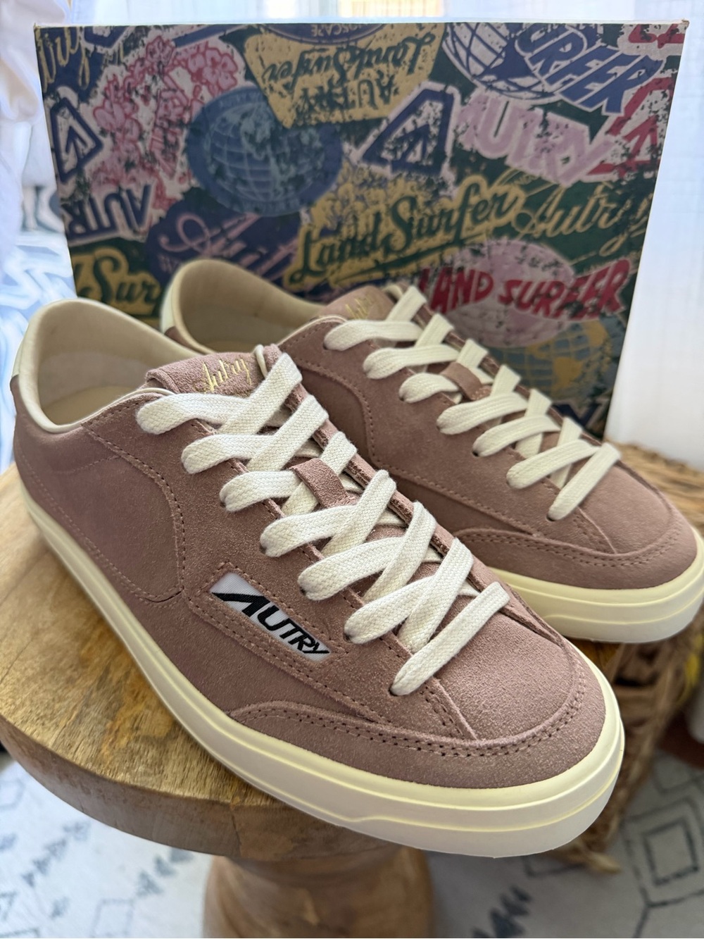Autry Windscape Low Sneakers Pigeon/Marshmallow Suede Sz 37 NWB